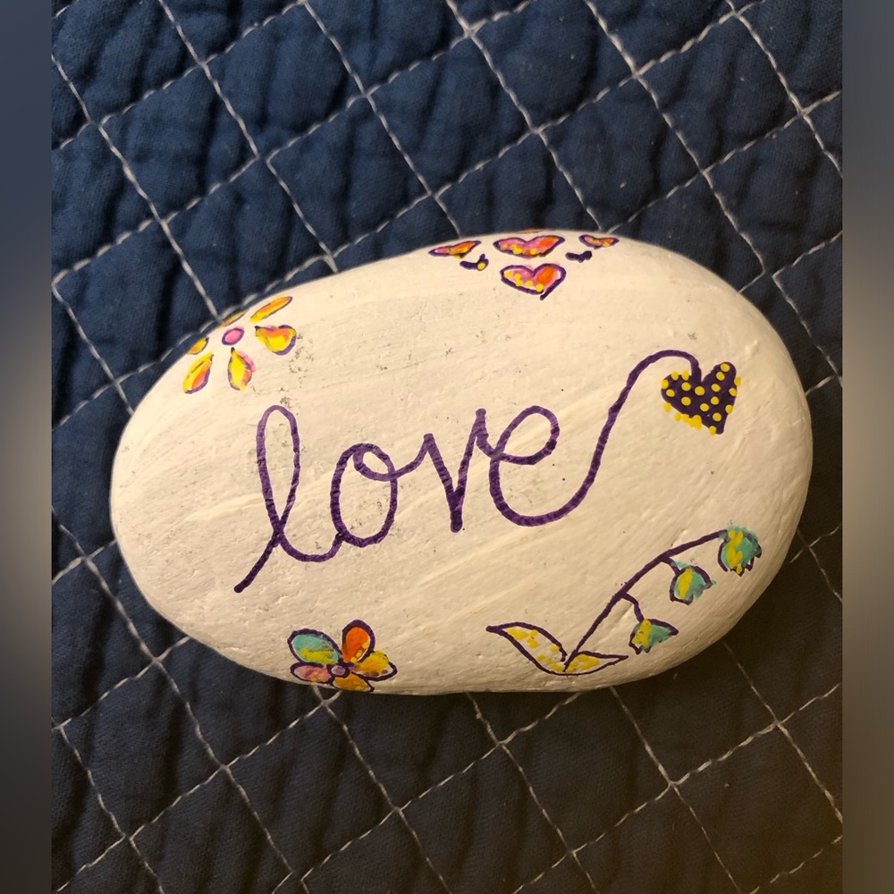 SENDING LOVE HAND PAINTED ROCK - Picture 3 of 10